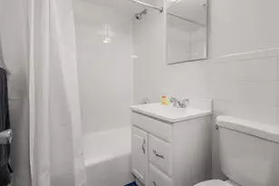 211 Thompson St, New York, NY 10012 - Photo 15