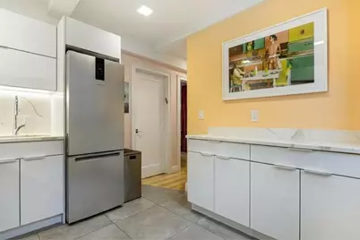 321 E 43rd Street #905, New York City, NY 10017 - Photo 9