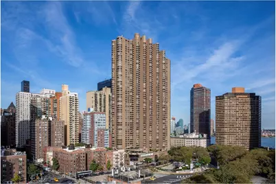 330 E 38th Street #38M, New York City, NY 10016 - Photo 7