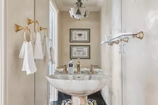 910 Park Ave, New York City, NY 10075 - Photo 11