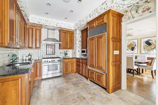 910 Park Ave, New York City, NY 10075 - Photo 5