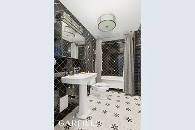 305 E 18th Street, New York City, NY 10003 - Photo 13