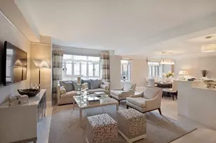 21 E 61st St, New York City, NY 10065 - Photo 3