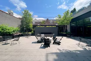 21-21 31st St, New York City, NY 11105 - Photo 13