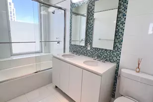 255 E 74th St, New York City, NY 10021 - Photo 13