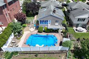 52-04 Redfield St, New York City, NY 11362 - Photo 21