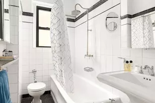 200 W 54th St, New York City, NY 10019 - Photo 9
