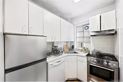 321 E 48th Street #9-D, New York City, NY 10017 - Photo 11