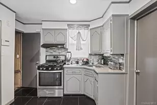 105-15 223rd St, New York City, NY 11429 - Photo 7