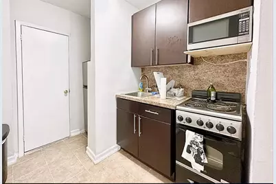 331 W 43rd Street #2A, New York City, NY 10036 - Photo 3