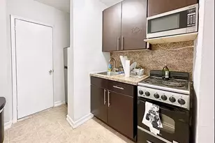 331 W 43rd St, New York City, NY 10036 - Photo 3