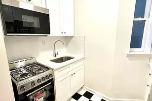 886 10th Ave, New York, NY 10019 - Photo 3