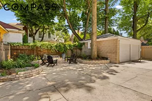 421 E 19th St, New York City, NY 11226 - Photo 7