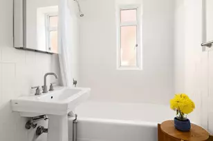 165 W 20th St, New York City, NY 10011 - Photo 7