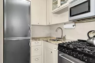 200 E 74th St, New York City, NY 10021 - Photo 5