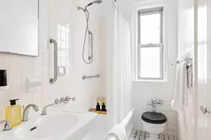 136 E 64th St, New York City, NY 10065 - Photo 13