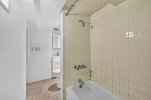 437 W 43rd St, New York City, NY 10036 - Photo 11
