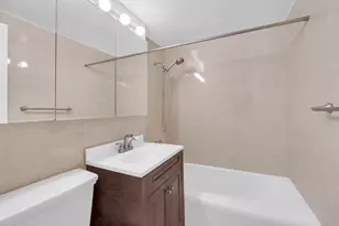333 E 46th St, New York City, NY 10017 - Photo 13