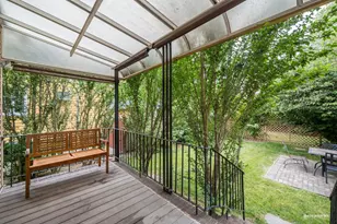 502 E 17th St, New York City, NY 11226 - Photo 21