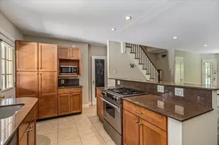 99-13 Ascan Ave, New York City, NY 11375 - Photo 9