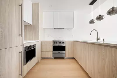 11-36 45th Road #609B, New York City, NY 11101 - Photo 7