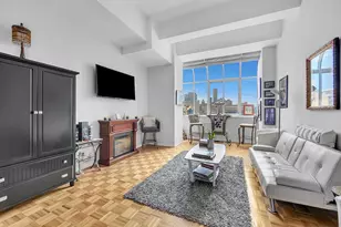 310 E 46th St, New York City, NY 10017 - Photo 7