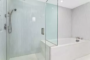 305 E 85th St, New York City, NY 10028 - Photo 7