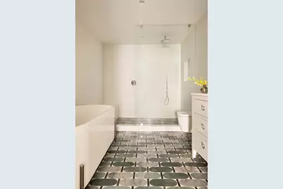 5 E 63rd Street, New York, NY 10065 - Photo 19