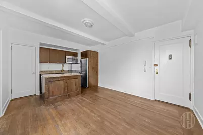 325 W 45th Street #1020, New York City, NY 10036 - Photo 7