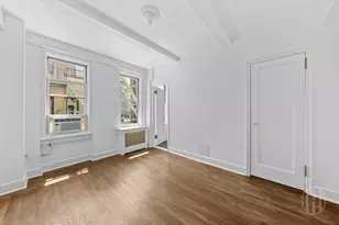 325 W 45th St, New York City, NY 10036 - Photo 9