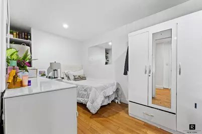 69-07 Little Neck Parkway, New York City, NY 11004 - Photo 19
