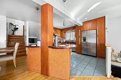 69-07 Little Neck Parkway, New York City, NY 11004 - Photo 9