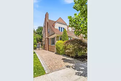 69-37 Fleet Street, New York City, NY 11375 - Photo 3