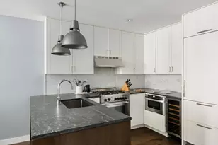 345 Carroll St, New York City, NY 11231 - Photo 3