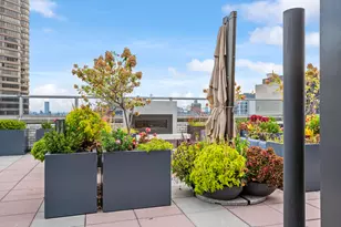 300 E 40th St, New York City, NY 10016 - Photo 21