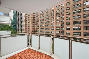 300 E 40th St, New York City, NY 10016 - Photo 7