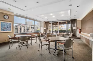 300 E 40th St, New York City, NY 10016 - Photo 17