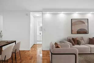300 E 40th St, New York City, NY 10016 - Photo 3