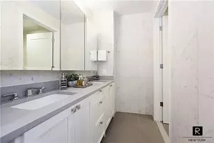 330 E 38th St, New York City, NY 10016 - Photo 17