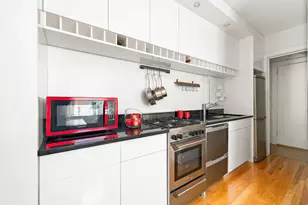 345 W 55th St, New York City, NY 10019 - Photo 5