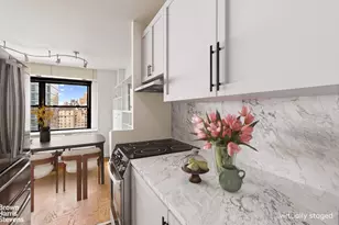 180 W End Ave, New York City, NY 10023 - Photo 3
