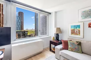 322 W 57th St, New York City, NY 10019 - Photo 5
