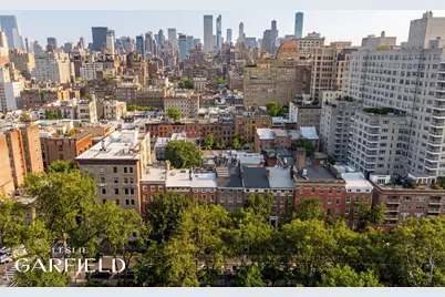 23 Washington Square N, New York City, NY 10011 - Photo 15