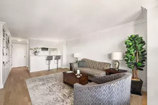 201 W 70th St, New York City, NY 10023 - Photo 9
