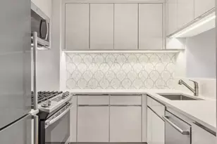 201 W 70th St, New York City, NY 10023 - Photo 3