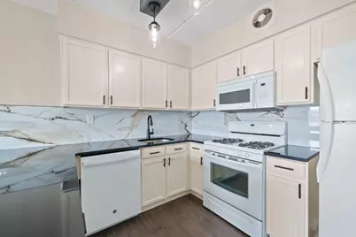 195 Beach 60th Street, New York City, NY 11692 - Photo 9
