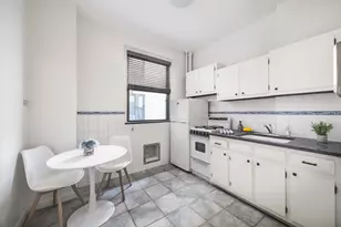 201 W 89th St, New York City, NY 10024 - Photo 5