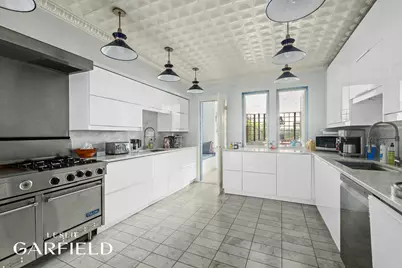 159 E 71st Street, New York, NY 10021 - Photo 9