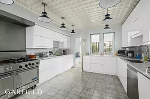 159 E 71st St, New York, NY 10021 - Photo 9