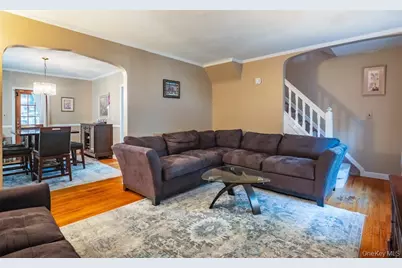 84-15 253rd Street, New York City, NY 11426 - Photo 3